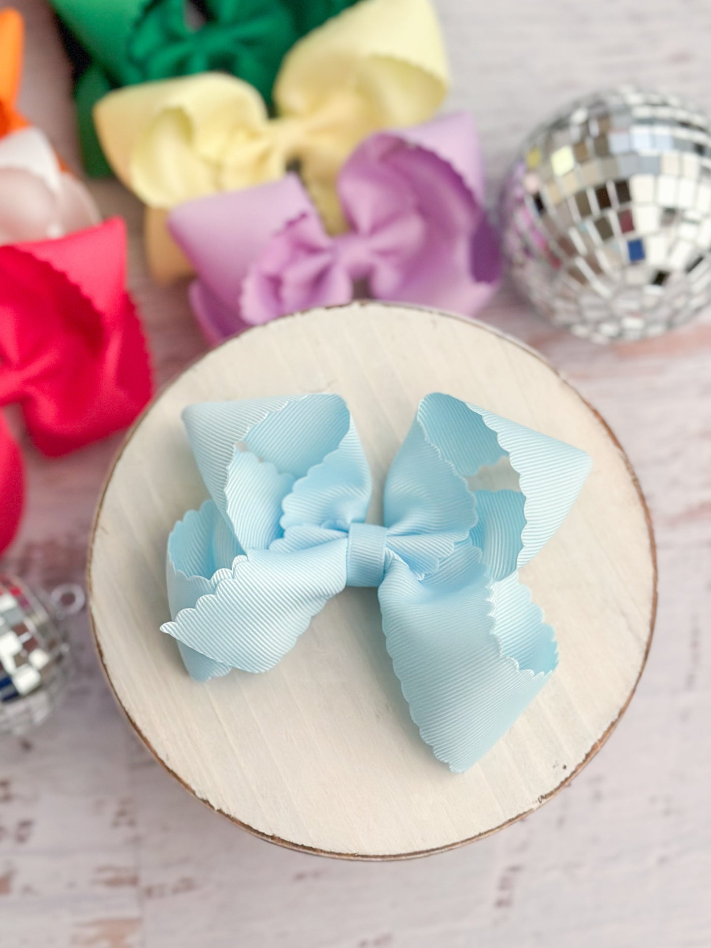 Classic Scalloped Bows - Alligator Clip - 4.5"