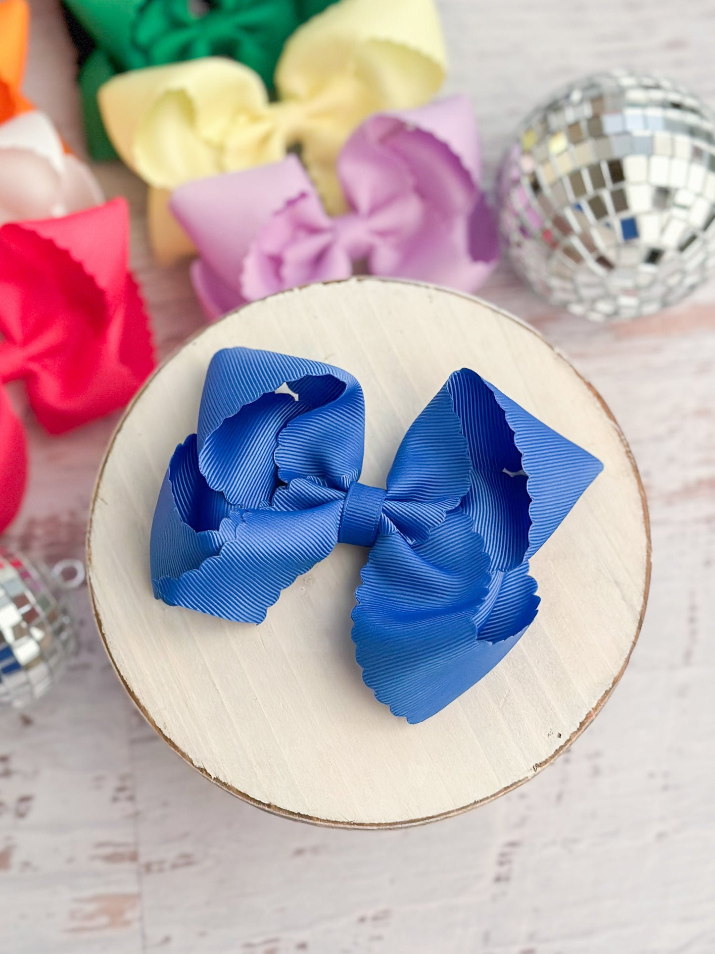 Classic Scalloped Bows - Alligator Clip - 4.5"