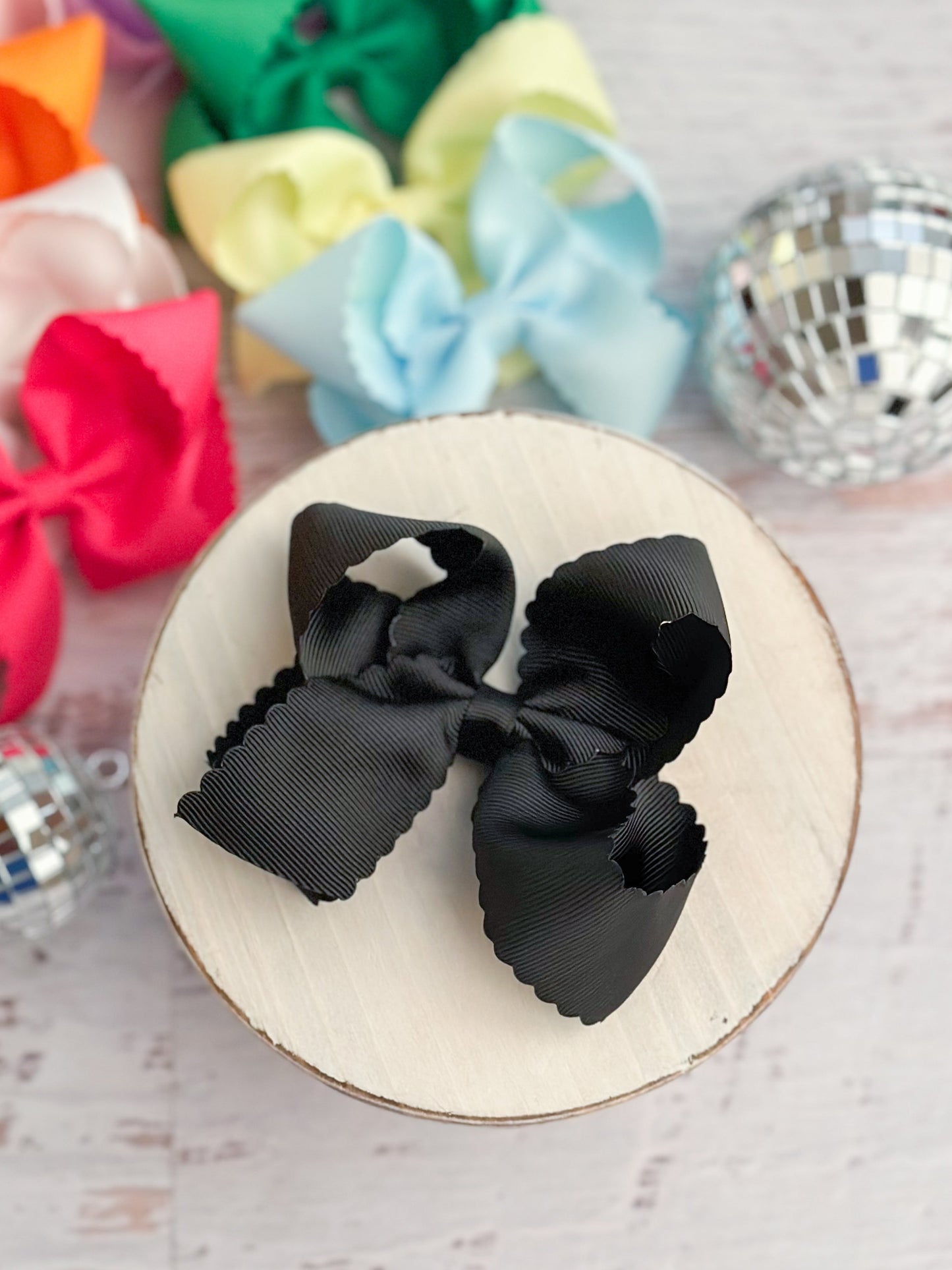 Classic Scalloped Bows - Alligator Clip - 4.5"