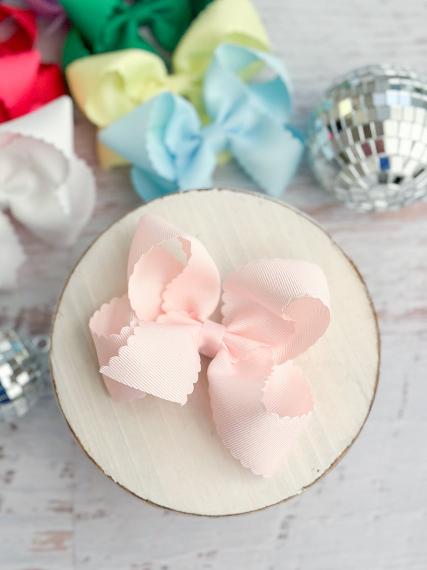 Classic Scalloped Bows - Alligator Clip - 4.5"